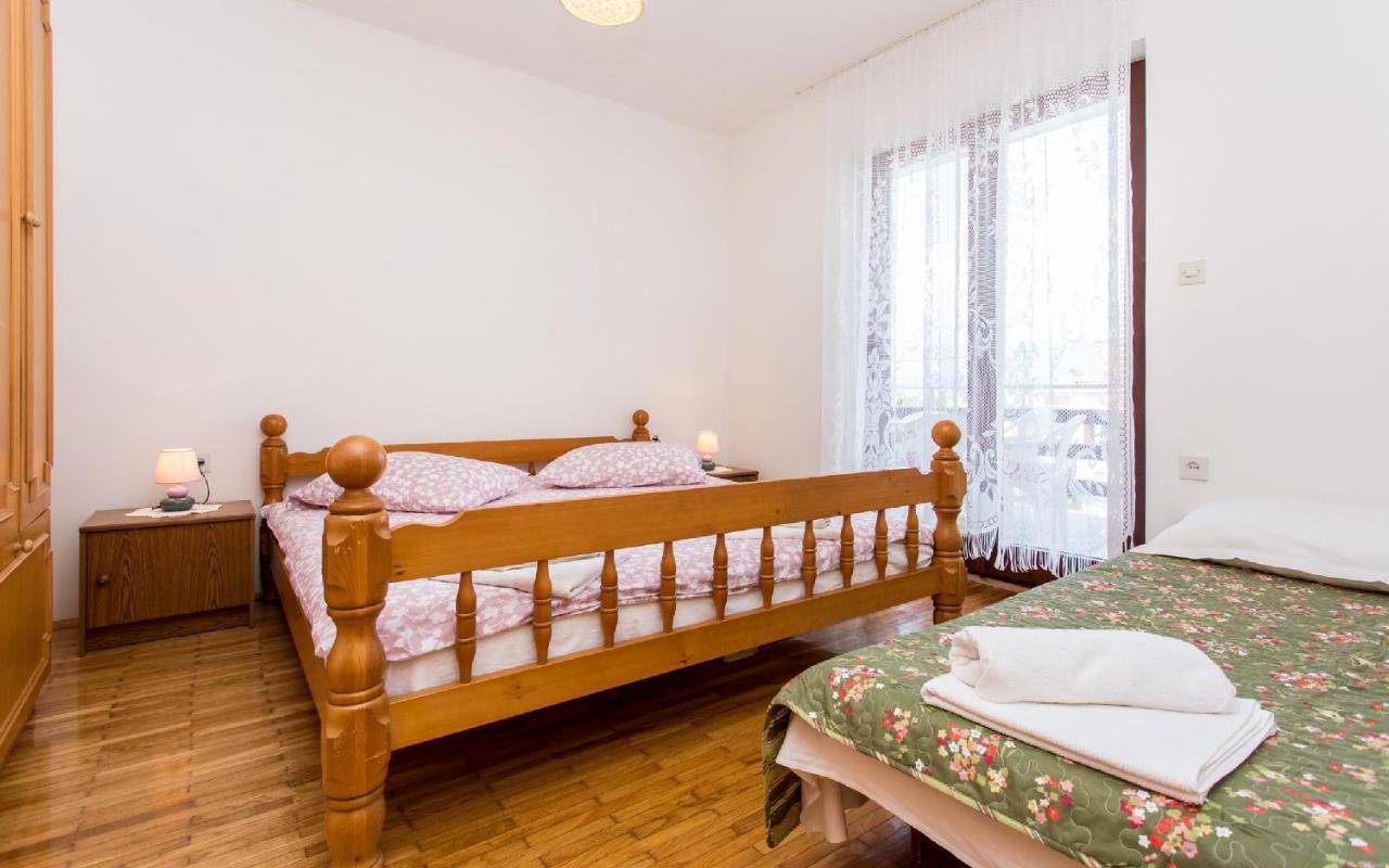 Apartman Broznic Šilo Exteriör bild