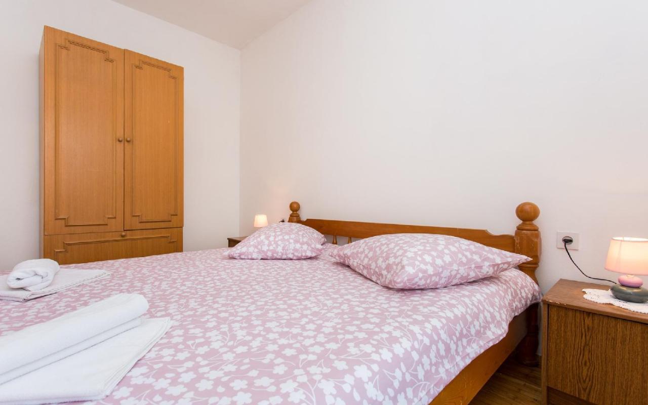 Apartman Broznic Šilo Exteriör bild