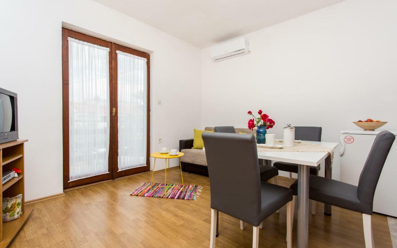Apartman Broznic Šilo Exteriör bild