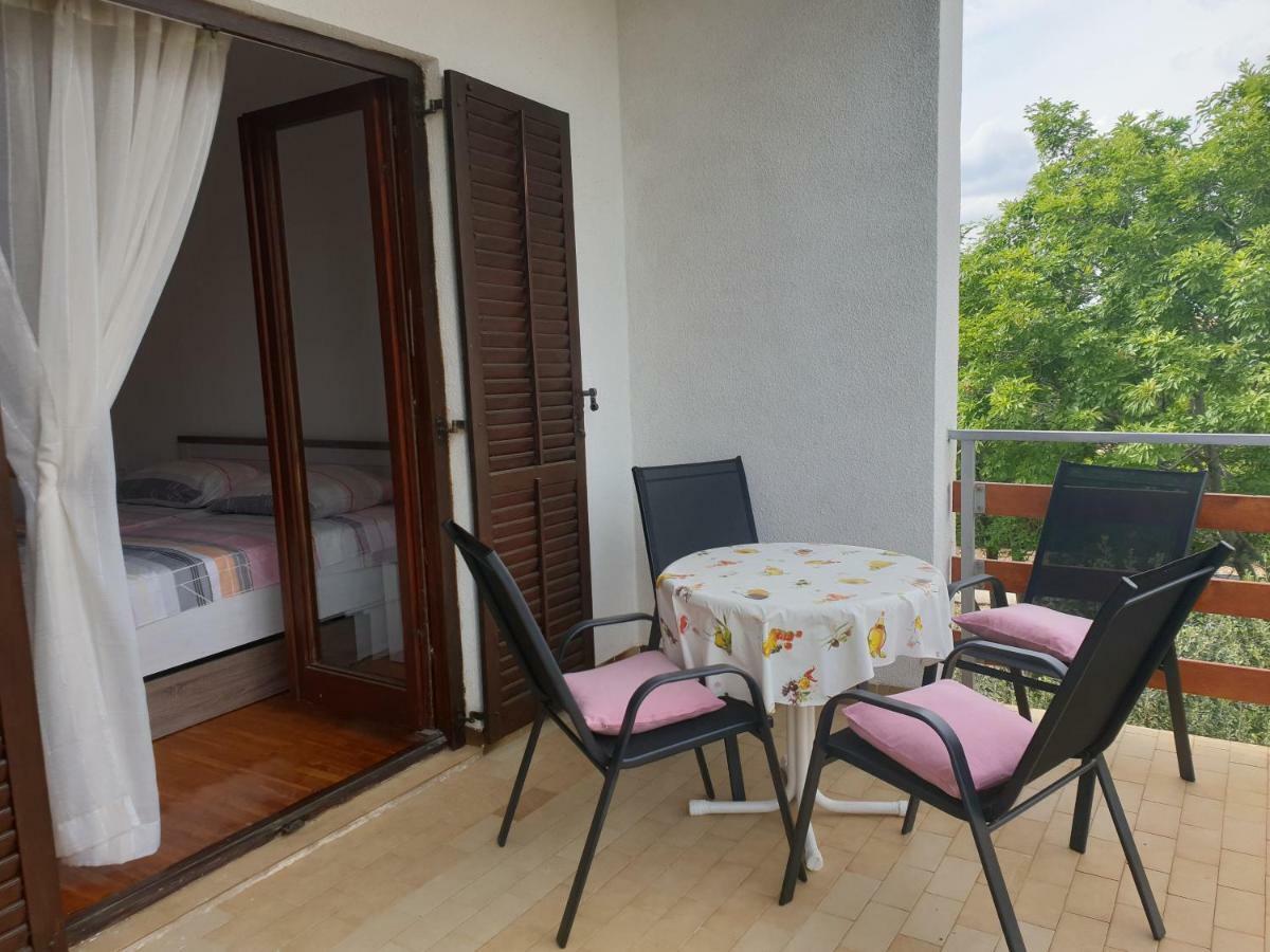 Apartman Broznic Šilo Exteriör bild
