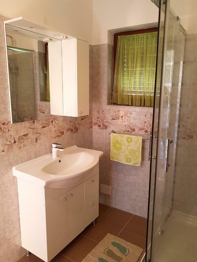 Apartman Broznic Šilo Exteriör bild