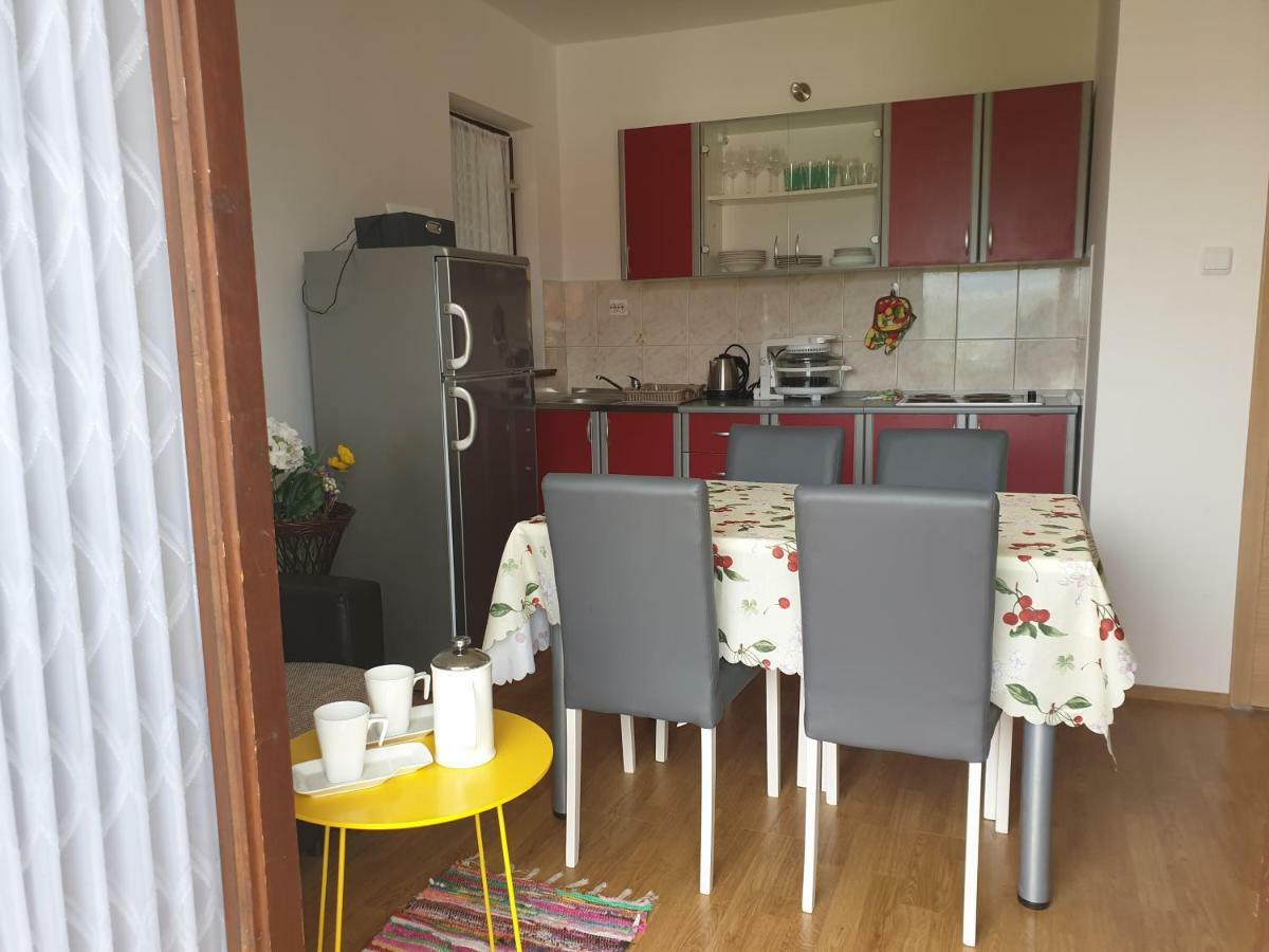 Apartman Broznic Šilo Exteriör bild